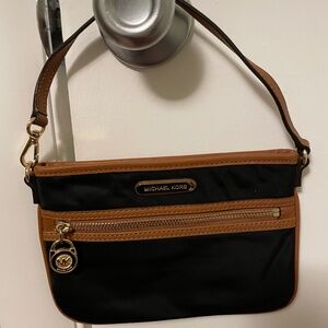 Michael Kors Wristlef